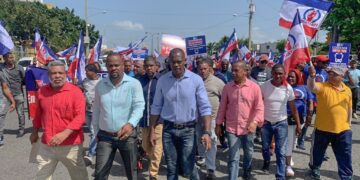 Juan Hubieres: Día de Padre encuentra a miles de choferes en situación de incertidumbre