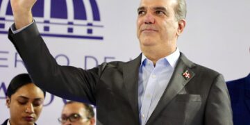 Presidente Abinader encabeza acto presentación Estrategia para Reforma Educativa de la Policía Nacional