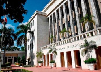 Maestros en el registro de elegibles serán designados en la medida en que haya vacantes