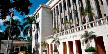 Maestros en el registro de elegibles serán designados en la medida en que haya vacantes