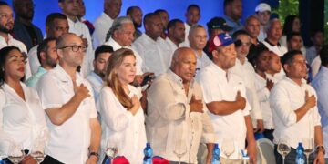 Movimienro perremeista Más Cambio juramenta 200 dirigentes del PLD y PRD