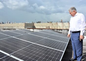 El Senado de la República transforma su matriz eléctrica con paneles solares