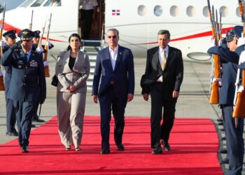 Presidente Abinader llega a Colombia para participar en toma de posesión Gustavo Petro