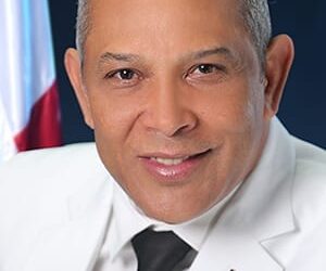 El vocero de los senadores del PRM, Franklin Romero, negó que el gobierno proteja al presidente de la Cámara de Cuenta