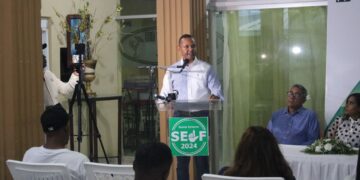 Comunicador Alexander Valenzuela anuncia que buscará diputación por San Juan