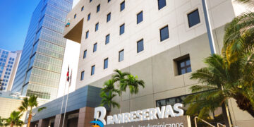 Banreservas apoyará con RD$100 millones acciones del gobierno para mitigar daños causados por huracán Fiona