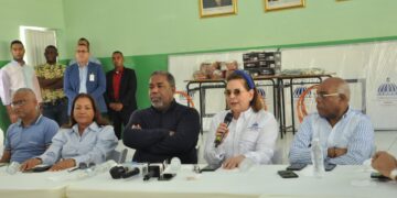 Gobierno entrega RD$ 50 millones en asistencia a moradores de La Caleta
