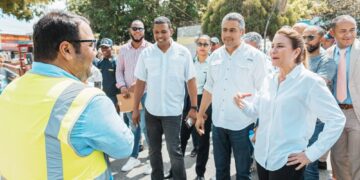 Alcaldesa Carolina Mejía lleva despacho a María Auxiliadora e inician construcción de aceras y contenes