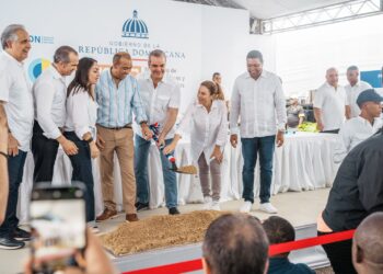 Presidente Abinader encabeza acto de inicio del Plan de Aceras y Contenes en el Distrito Nacional