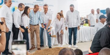 Presidente Abinader encabeza acto de inicio del Plan de Aceras y Contenes en el Distrito Nacional