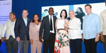 Gobierno entrega más de RD$173 millones en préstamos a micros y pequeños empresarios de Santo Domingo Norte