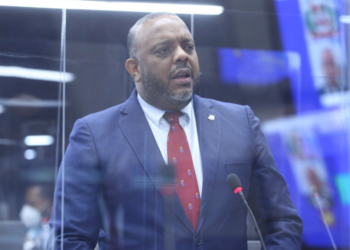 Diputado Luis Enrique: «Someteremos ante el TSA un recurso de amparo para que el gobierno baje los precios de combustible