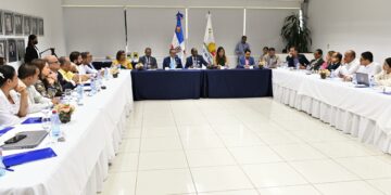 Mitur reúne a instituciones público-privadas para avanzar y formalizar  financiamiento de mipymes de Pedernales