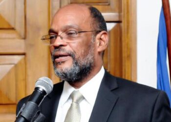 Ministro de Haití anuncia alza de combustibles en medio de crisis