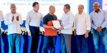 Gobierno entrega RD$ RD$110 millones en prestamos a 948 empresarios de la Mipymes￼ ￼