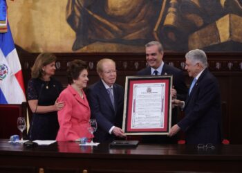 Senado reconoce a José Luis Corripio (Don Pepín) por aportes a la cultura, libertad de expresión y derechos humanos