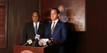 El diputado Ángel Estévez deposita proyecto de ley que busca la protección y dignificación del profesional agropecuario en el país