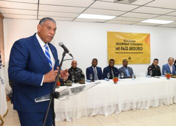 Interior y Policía recibe 152 armas ilegales incautadas como pruebas de delito en Santo Domingo Este