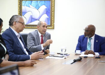 Comisión de Derechos Humanos de la CD socializa con presidente de la DNCD las acciones para combatir el tráfico de drogas