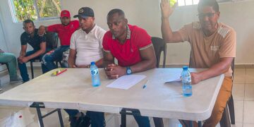 Directivos de Fenatrano advierten a choferes por manejo temerario y violación a cronograma de ruta