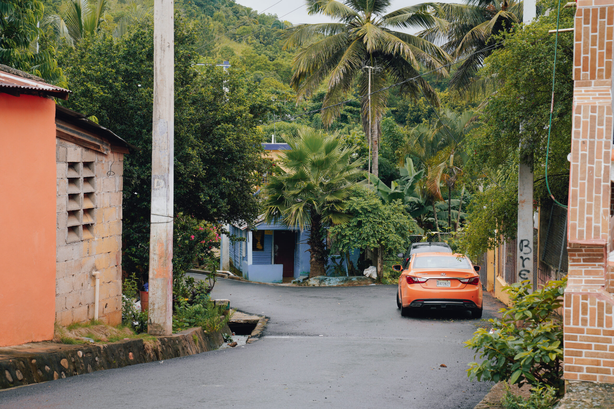 Edesur rehabilitará redes internas de 90 viviendas de familias de escasos recursos en Villa Altagracia y Baní