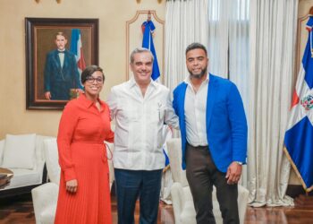 Presidente Luis Abinader recibe en el Palacio Nacional a Nelson Cruz