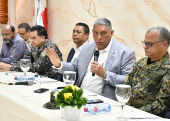 Autoridades se reúnen por más de tres horas y definen ruta crítica para evitar asentamientos de haitianos en el país 