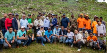 Utepda siembra 10,300 arboles por motivo al mes de la reforestación