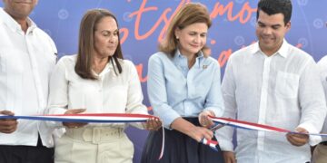 La vicepresidenta Raquel Peña, y director del INAPA, inaugura planta de aguas residuales en Castillo, provincia Duarte