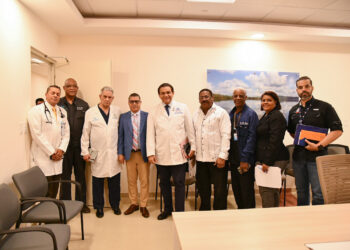 Ministerio de Salud coordina acciones para dar apertura por áreas al Hospital Luis Eduardo Aybar