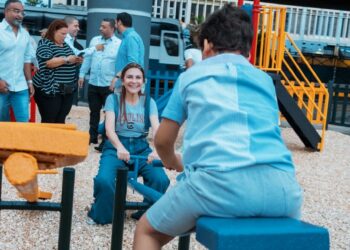 La alcaldesa del Distrito Nacional, Carolina Mejía, inauguró este sábado el parque Don Bosco