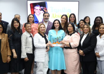 Cámara de Diputados realiza panel sobre las amenazas y desafíos de la familia