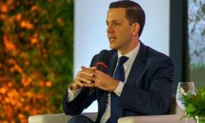 Hugo Beras resalta inversión y avances en sector transporte