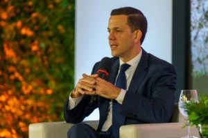 Hugo Beras resalta inversión y avances en sector transporte