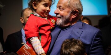 Lula da Silva es operado en São Paulo para extirparle un nódulo en la laringe