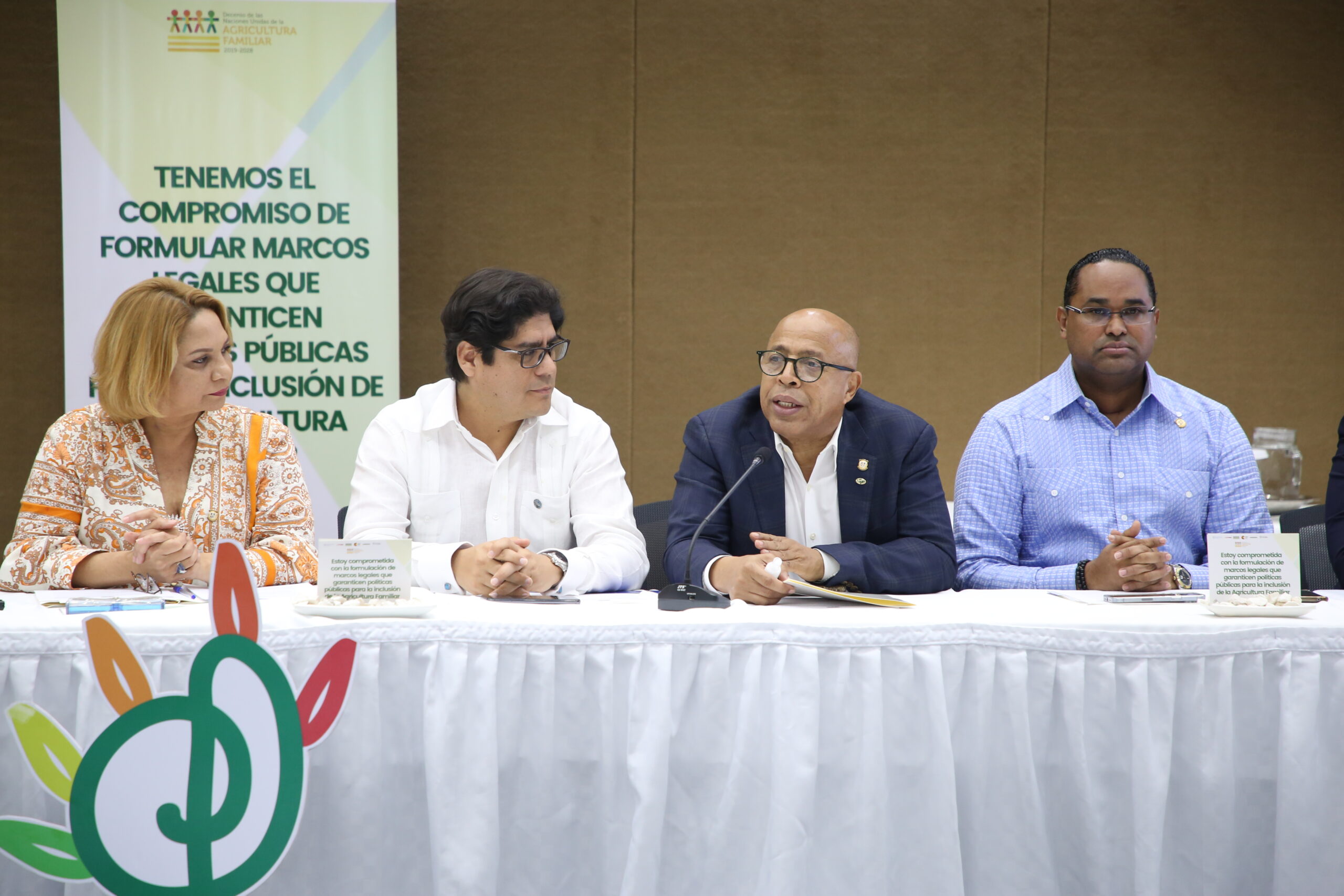 rente Parlamentario Contra el Hambre de la CD recibe comitiva de la FAO para socializar avances del proyecto de ley de Agricultura Familiar