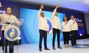 PRM juramenta  autoridades en Santiago