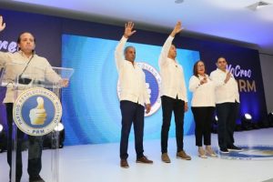 PRM juramenta  autoridades en Santiago