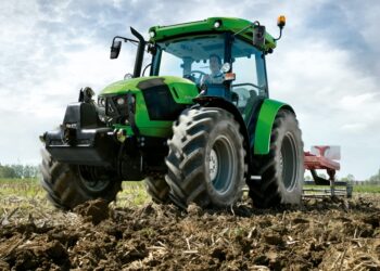 Presidente dominicano entrega 235 máquinas a Ministerio Agricultura