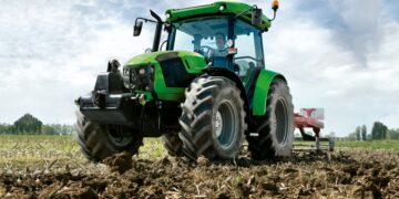 Presidente dominicano entrega 235 máquinas a Ministerio Agricultura