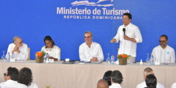 El presidente Luis Abinader y el ministro David Collado dejan inaugurada varias obras en Miches