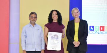JCE recibe “Sello de plata RD Incluye 2022″ por políticas de inclusión
