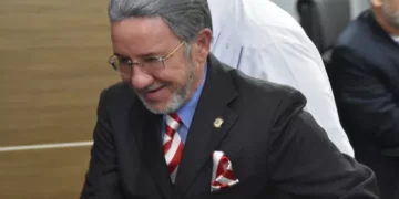 Clase política, asiste a velatorio y expresa pesar por muerte de Amable Aristy Castro