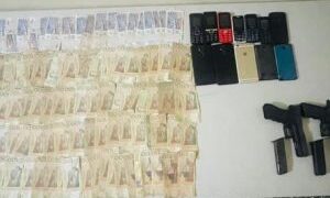 El Cesfront detiene haitianos con armas de fuego ilegales, dinero y celulares en Dabajón