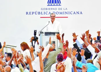 El Gobierno inicia la entrega de dos millones tarjetas Bono Navideño