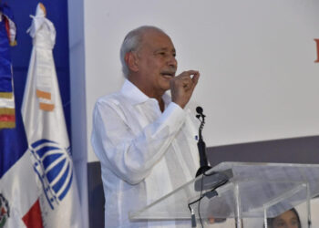 El MINERD inicia la regularización de más de 4,400 docentes que laboran como técnicos