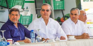 Presidente Luis Abinader encabeza inicio de las Grandes Ferias “Navidad del Cambio con el Inespre