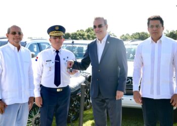 Presidente Abinader llama al pueblo dominicano a disfrutar las navidades en familia y con prudencia