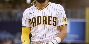 ADOCCO somete amparo contra BANRESERVAS por negar entrega de contrato con el beisbolista Fernando Tatis Junior