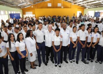 Con inversión superior a los 195 millones de pesos Presidente Abinader Inaugura dos nuevos centros educativos